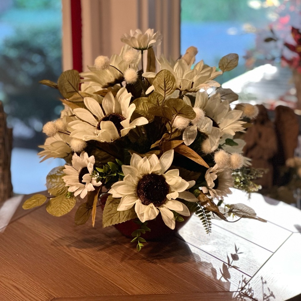 Elegant White Sunflower Floral Arrangement